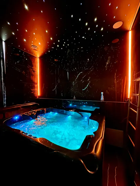 Cocooning area with premium hot tub! - Image 1