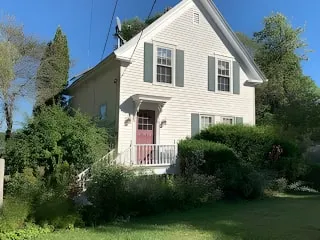 Beautiful Summer River Retreat - Image 1