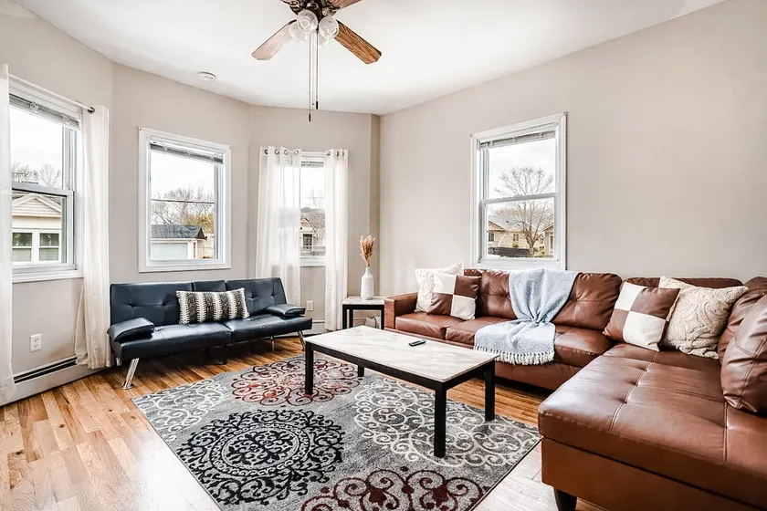 Federal Hill 8BR Group Getaway with Parking for 8 - Image 1