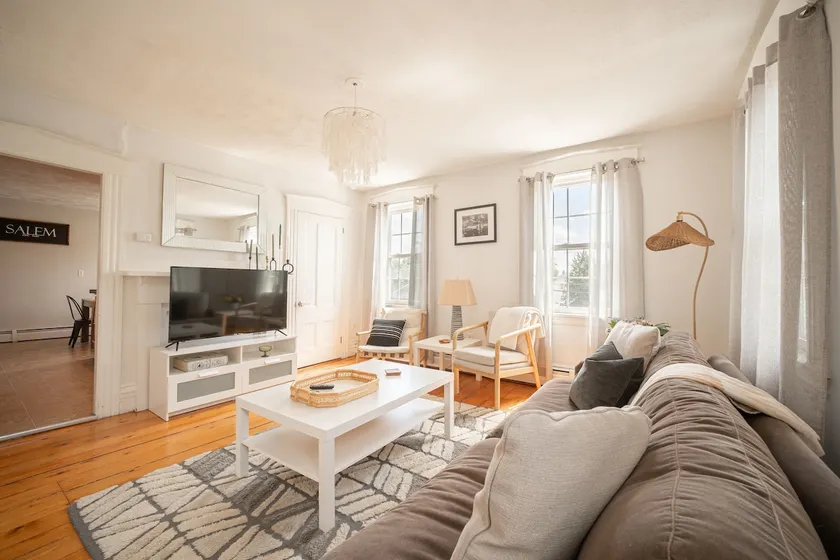 The Family House - 3 Bedroom Condo with Parking - Image 1