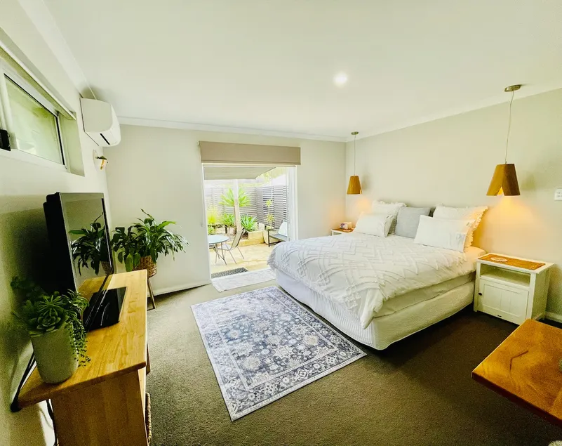 ⭐️unWINEd Retreat | Private | Central | Stylish ⭐️ - Image 1