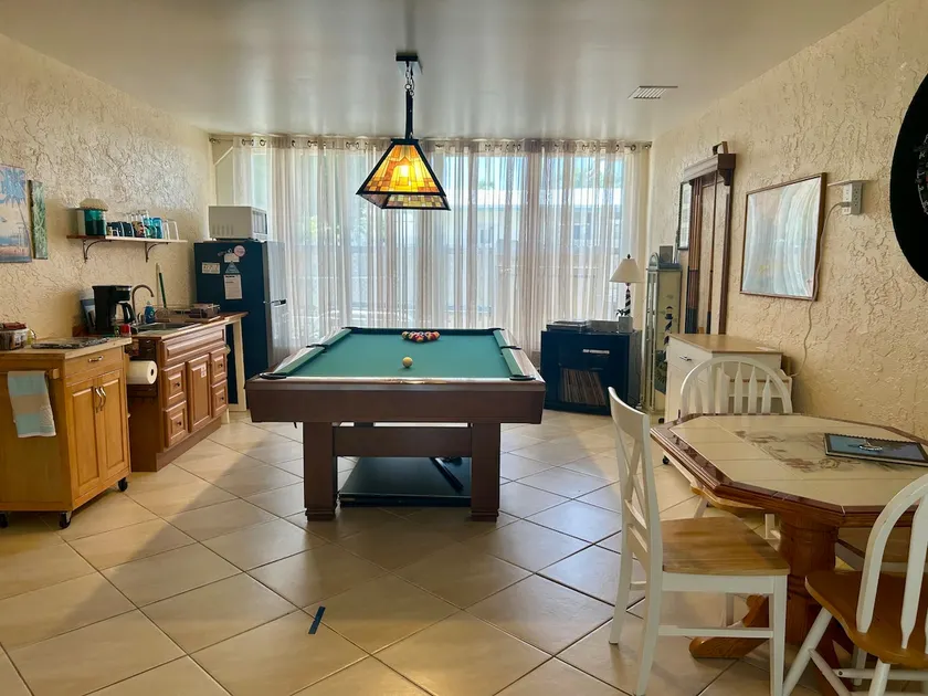 Dolphin Drive - Image 1