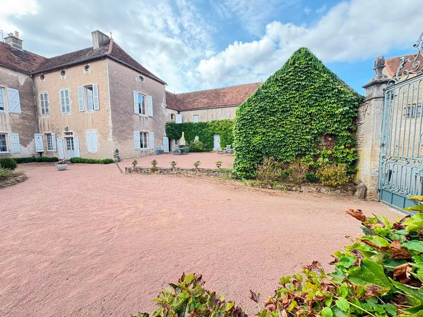 Charming air-conditioned house in South Burgundy. - Image 1