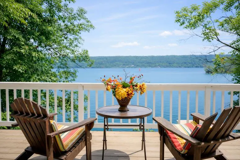 2 BR/2B Lake house Minutes from Town and Campus! - Image 1