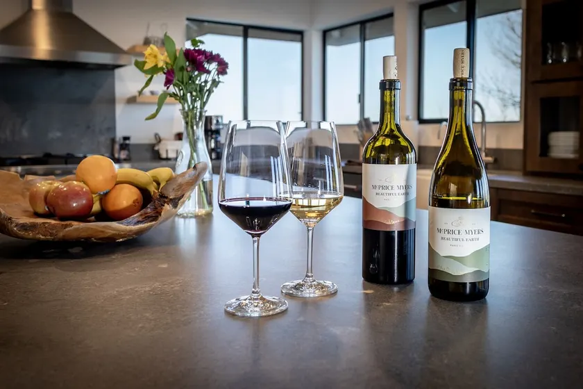 Hilltop Vineyard Estate | Infinity Pool + Views - Image 1