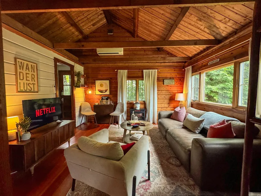 Little Lake Cabin— Lake Access, Hot Tub & Kayaks - Image 1