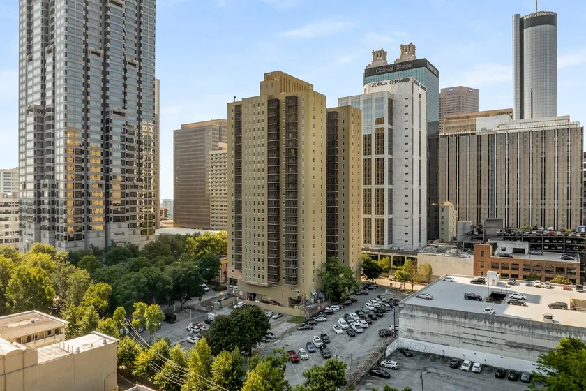 The VFT Crown Suite-Downtown Atlanta Location - Image 1