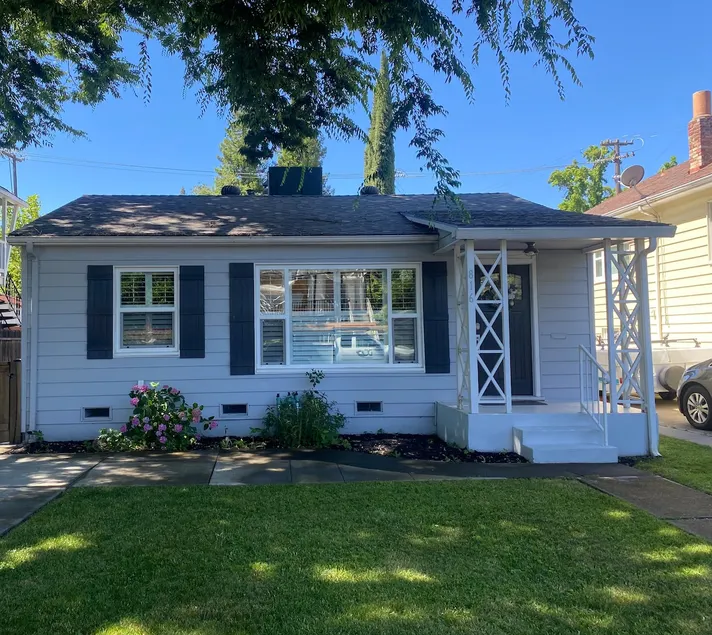 *Bright, Stylish, Modern, Land Park Gem! - Image 1