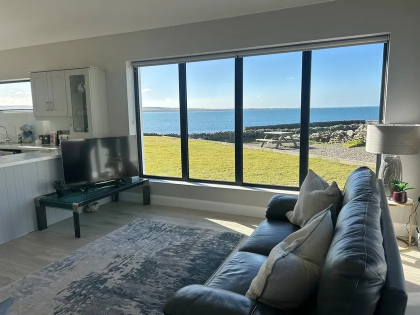 Beside the sea with spectacular ocean views! Minutes from Cliffs of Moher - Image 1