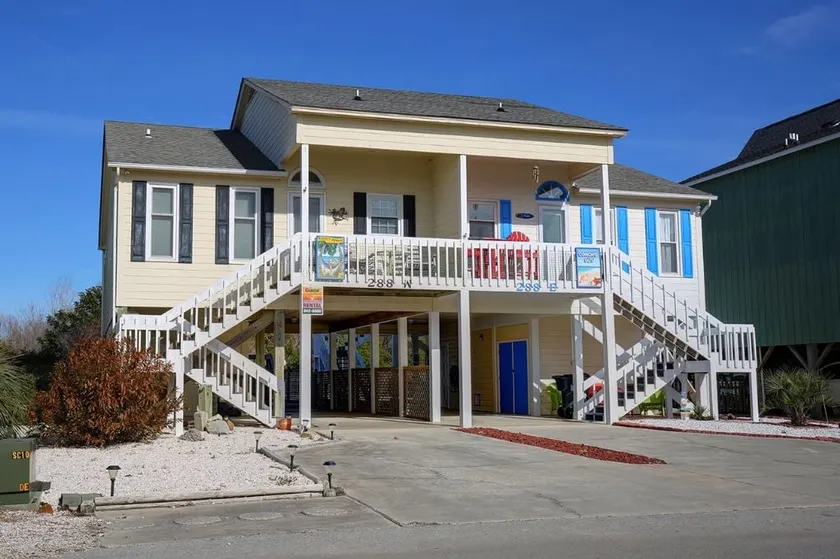 Toadally Relaxin' 2 Bedroom Home by RedAwning - Image 1