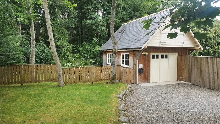 Loch Ness Studio Blairbeg - Image 1