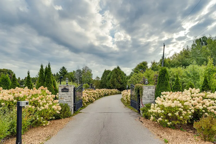 Large Estate with Luxury Collection of Amenities  - Image 1