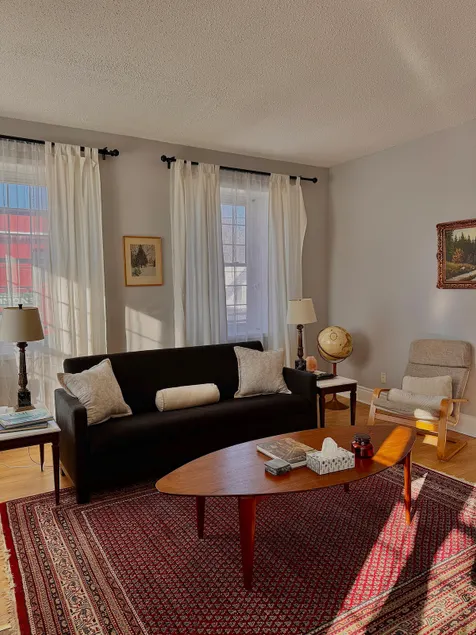 King Apartment in Walkable Historic Village - Image 1