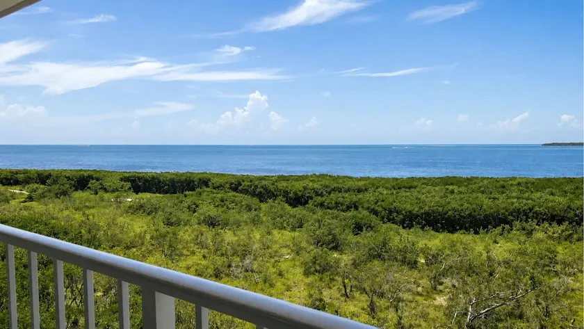 Beautiful Oceanfront 2BR Condo | Pool & Hot Tub - Image 1