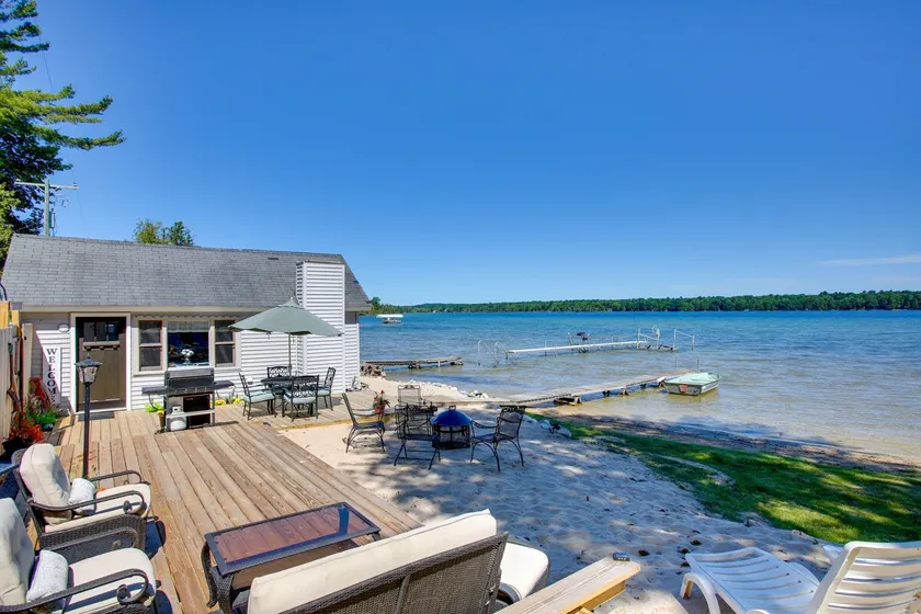 NEU! 'Currier's Cottage' auf dem Little Traverse Lake! - Image 1