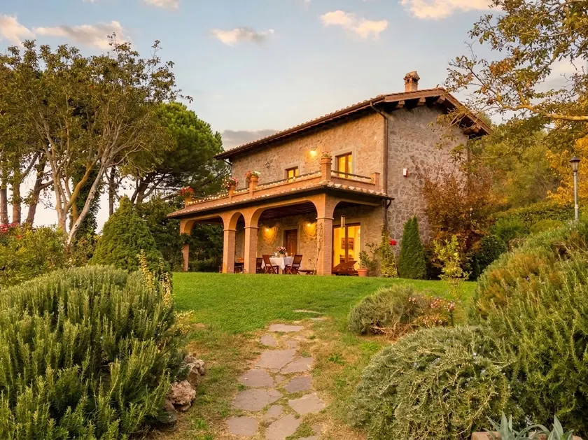 Cottage & Vineyard · Lake Bolsena 2 km Walk - Image 1