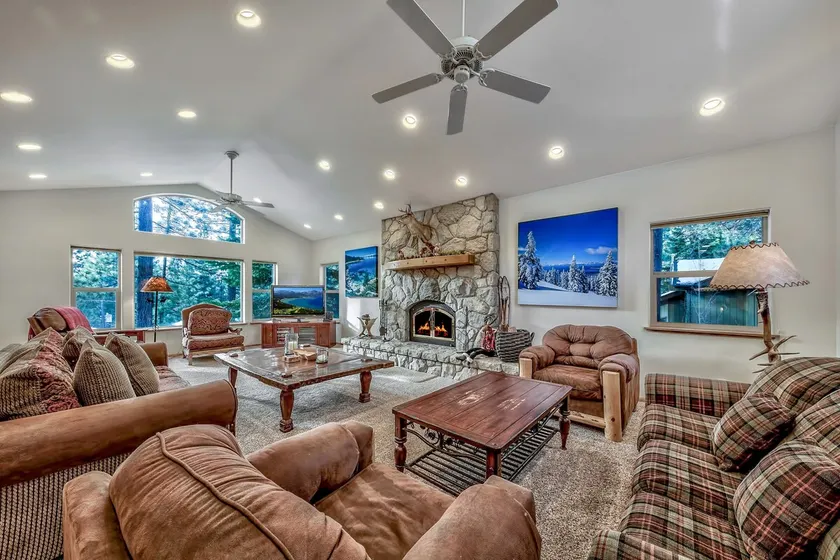 Black Bear Villa - large 4 BR 4 BA hot tub game room - Image 1