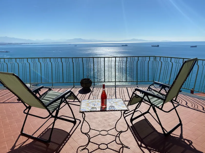 La petit maison in villa(private parking included) - Image 1