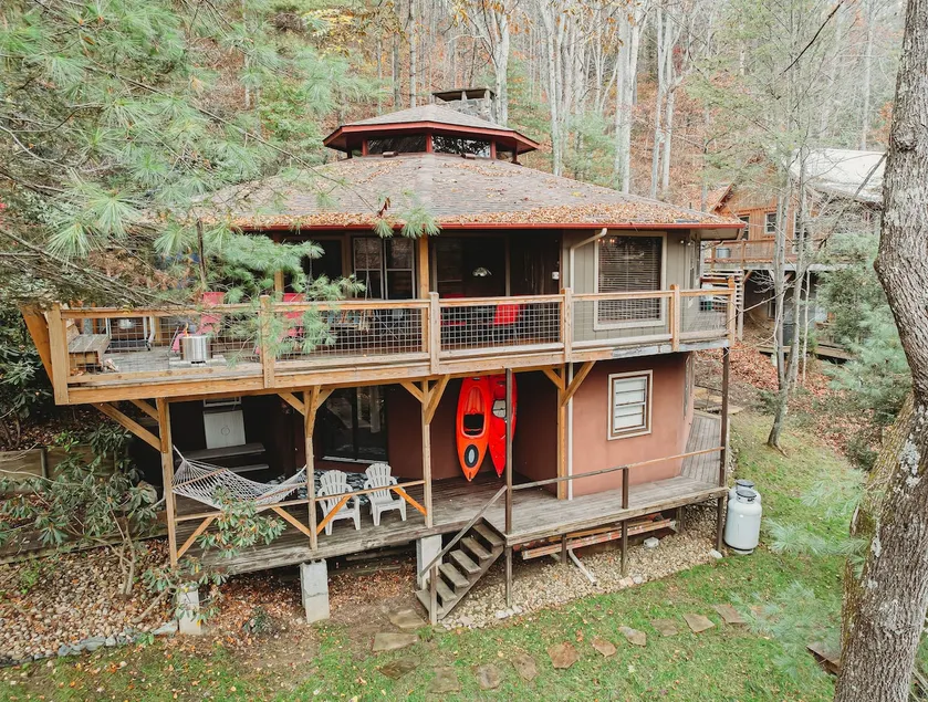 Riverside Mountain Retreat for 11 - Image 1