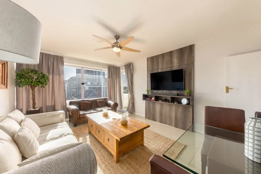 Comfy Central with Balcony and Views - Image 1