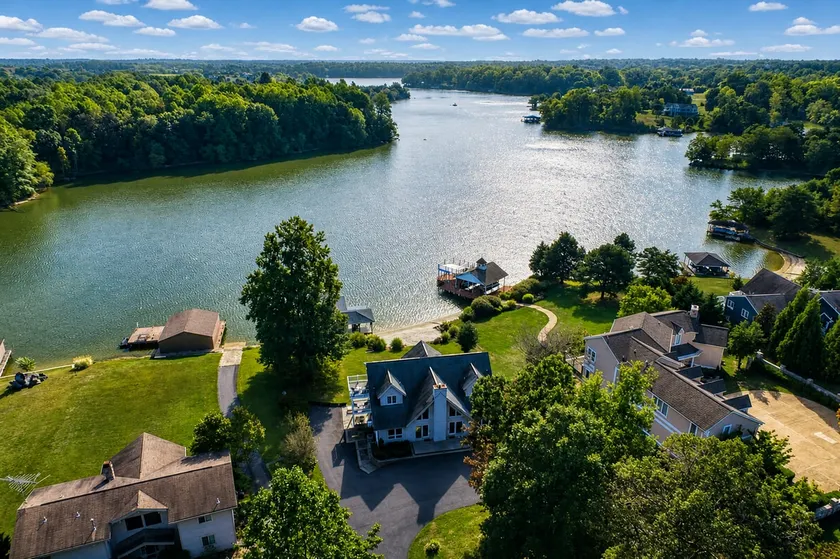 4BR Lakefront | Chef's Kitchen| Hot Tub | Dock - Image 1