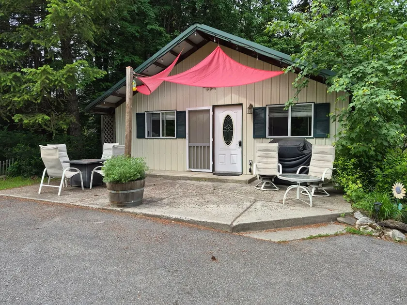 Hauser Guest House - Image 1