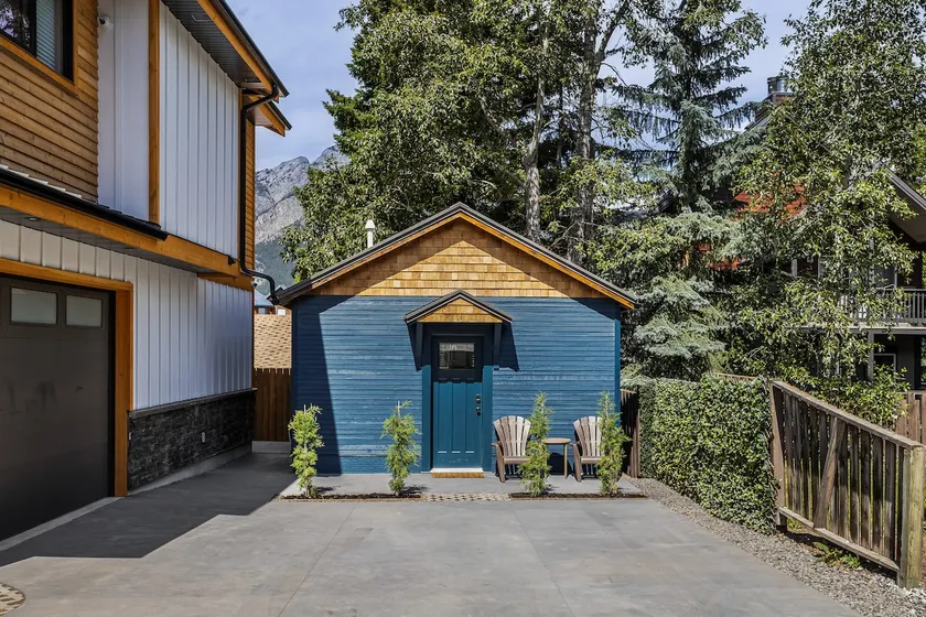 Hoggard Heritage Cabin - Image 1