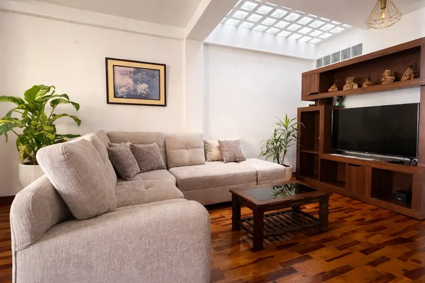 Spacious and peaceful apartment | 3 bedrooms | 1st floor + garage - Image 1