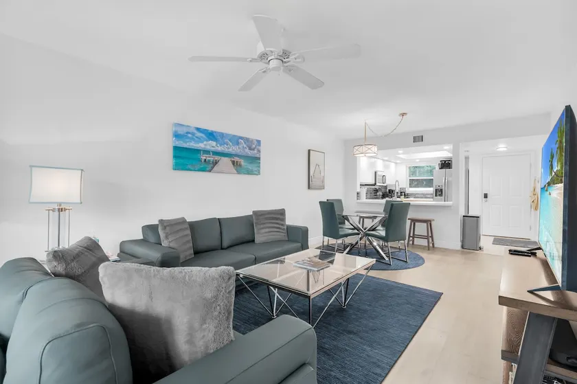 Amazing Newly Remodeled Beach Condo Steps to beach - Image 1