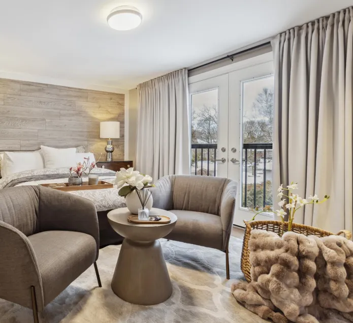 Cozy & Beautiful, Entire Oakville House, - Image 1