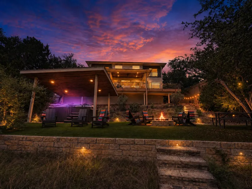 Lake Travis Waterfront | Private Dock | Swim Spa - Image 1