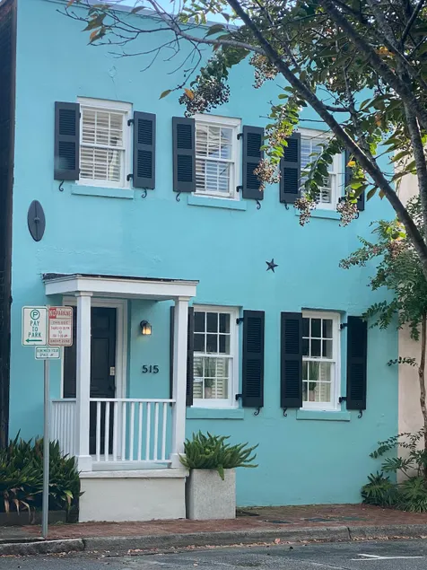Gorgeous townhouse/historic district walk to SCAD - Image 1
