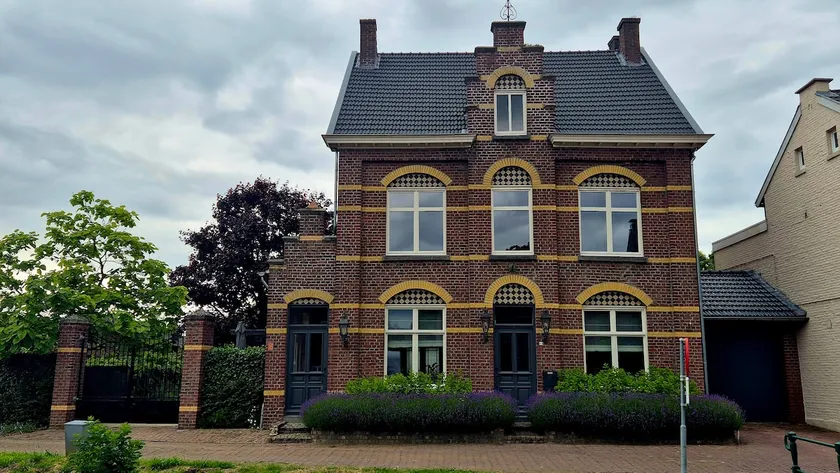 Studio in characteristic townhouse - Image 1