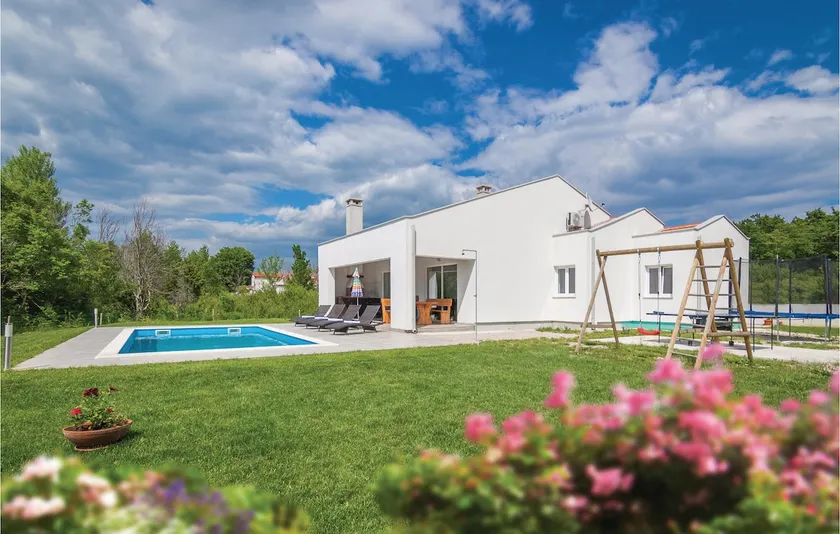 Awesome Home In Labin - Image 1