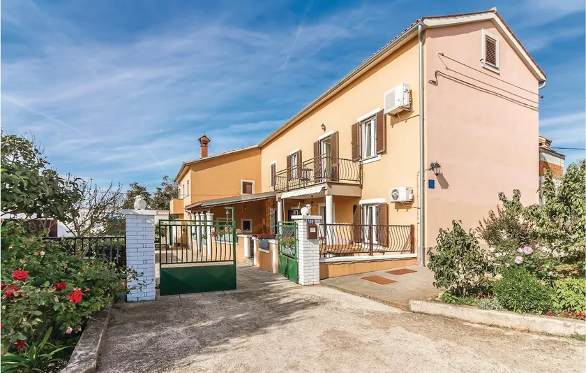 2 Bedroom Amazing Apartment In Pula - Image 1