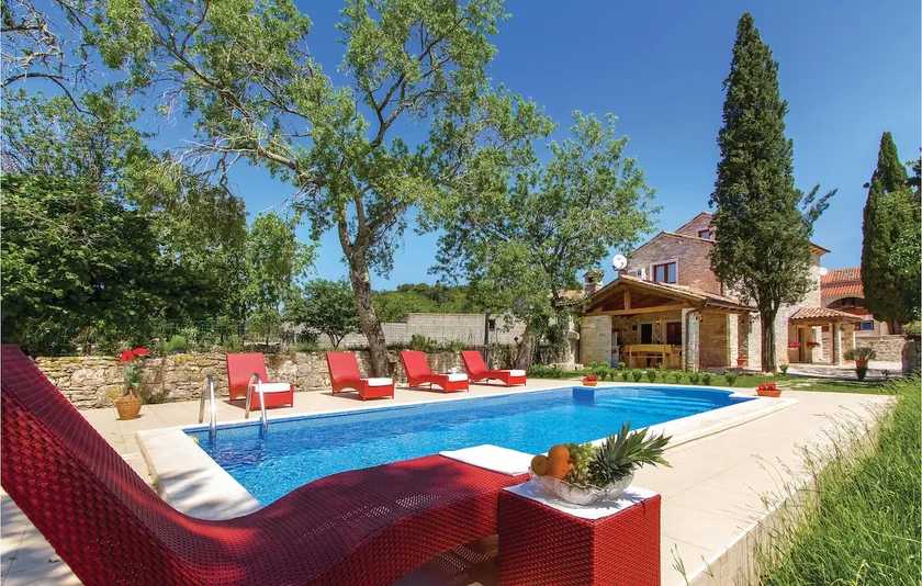 Stunning Home In Manjadvorci - Image 1