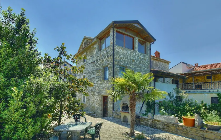 2 Bedroom Stunning Home In Kastel - Image 1