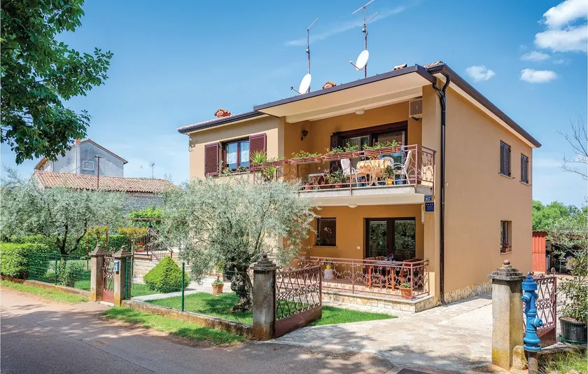 1 Bedroom Beautiful Apartment In Umag - Image 1