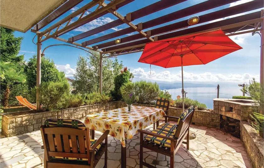 Beautiful Apartment In Kolavici - Image 1