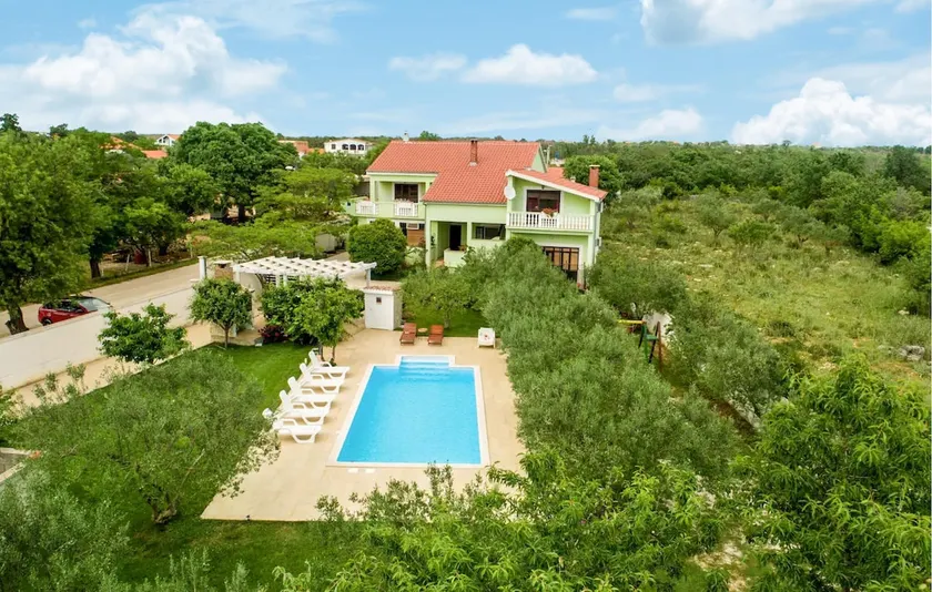 Six-Bedroom Holiday Home In Sv Filip I Jakov - Image 1