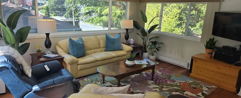 The Suite Spot is a lovely two bedroom suite in a quiet neighborhood - Image 1