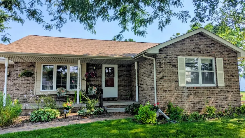 Cute, comfy and cozy 3 bedroom and 2 baths - Image 1