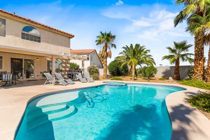 Las Vegas Luxury house with the pool - Image 1