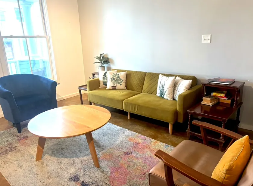Modern Spacious Condo in Historic Savannah - Image 1