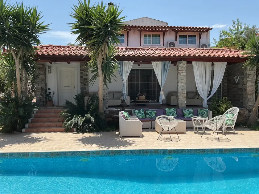 Amomos Villa w/ Pool 30 min from Athens - Image 1