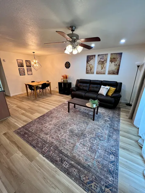 Remodeled Gated Community Close to Downtown & GCU - Image 1
