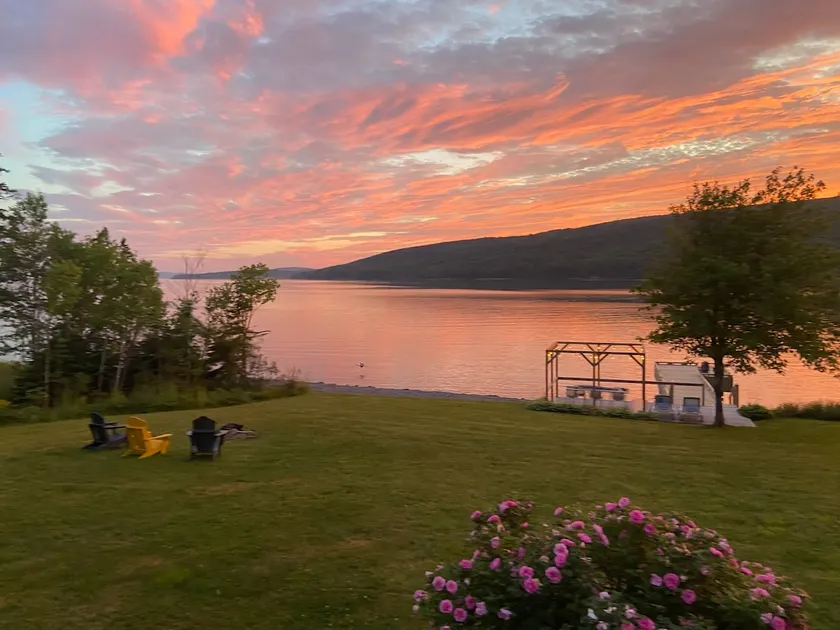 Private Bras d’Or lakehouse - dock, hot tub, SUPs - Image 1