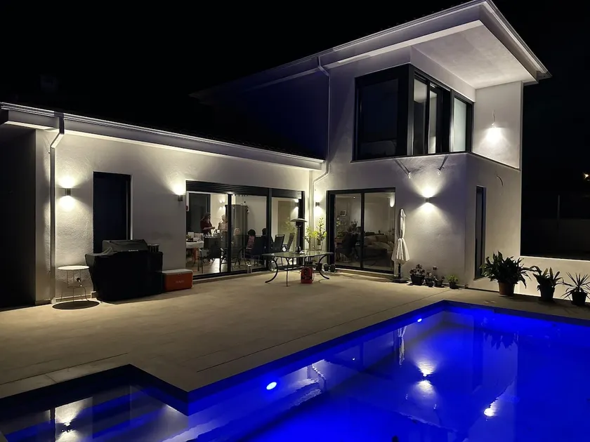 Luxury sea view apartment near Sitges - Image 1
