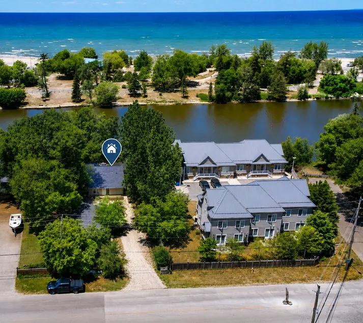 Beach1*com - 58 River Road East - Waterfront - Image 1