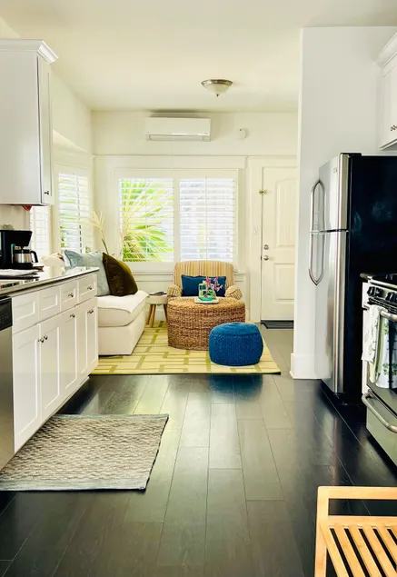 Soak up the Fresh Feel at a Light-filled Beach Bungalow - Image 1